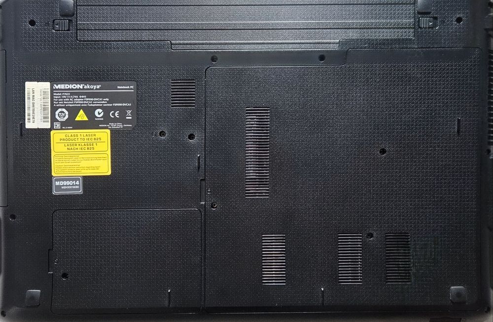 Продавам лаптоп MEDION Akoya P7631, напълно работещ,доста запазен