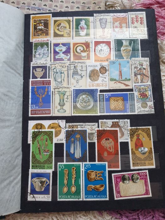 Продавам класьор с марки.