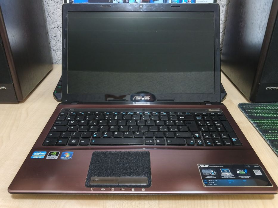 ASUS K53SC 15,6"/CORE i5-2410M/8GB DDR3/500GB HDD/GeForce GT 520MX 1GB