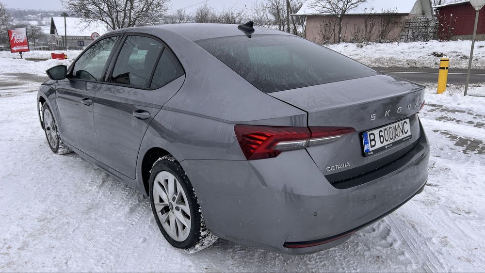 Skoda Octavia Selection Matrix 2.0 TDi an 2025- 15 000 km Avariat