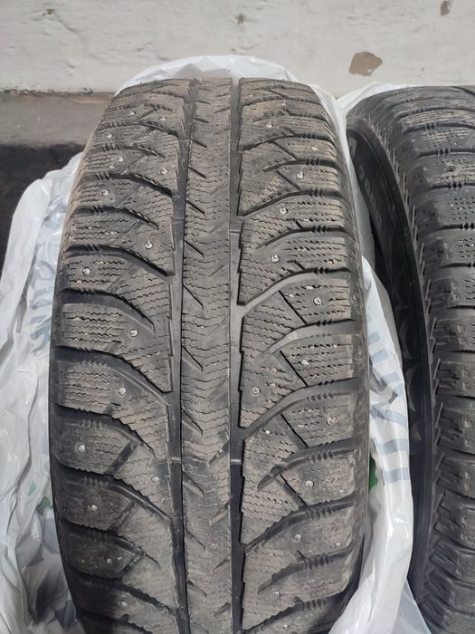 Продам зимнии шины