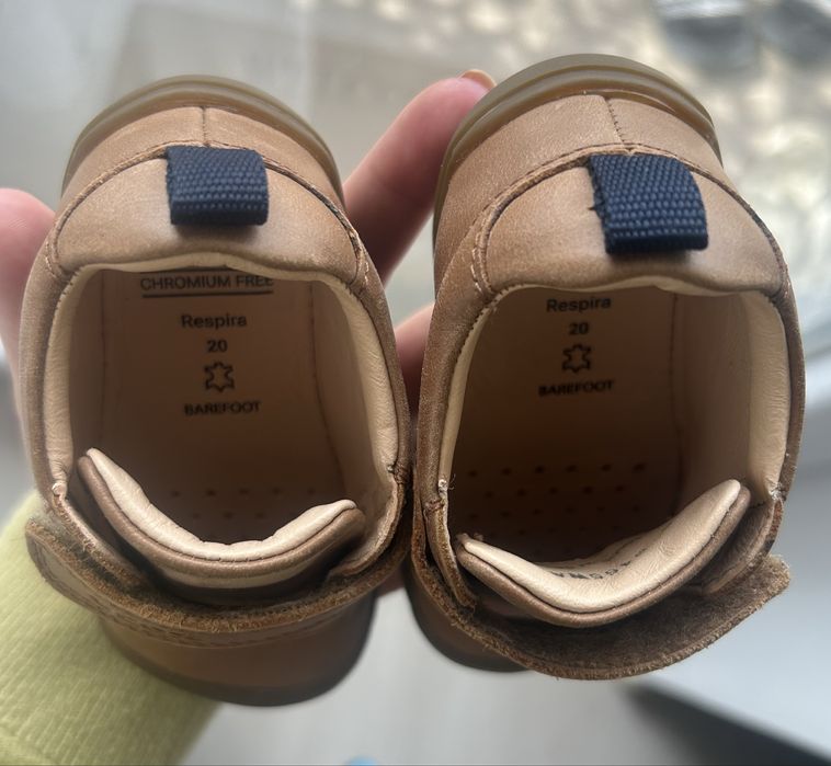Pantofi din piele naturala