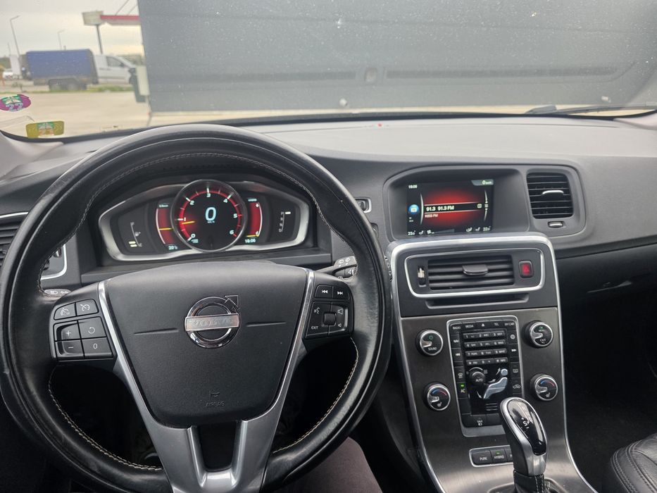 Volvo V60 plug-in hybrid AWD(4x4) 2013