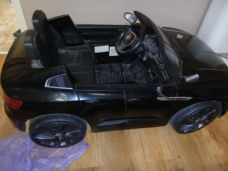 Детска акумулаторна кола