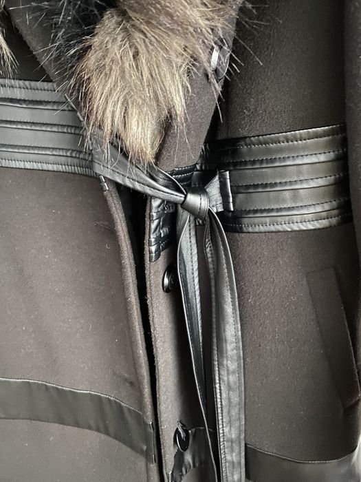 Palton negru cu blăniță