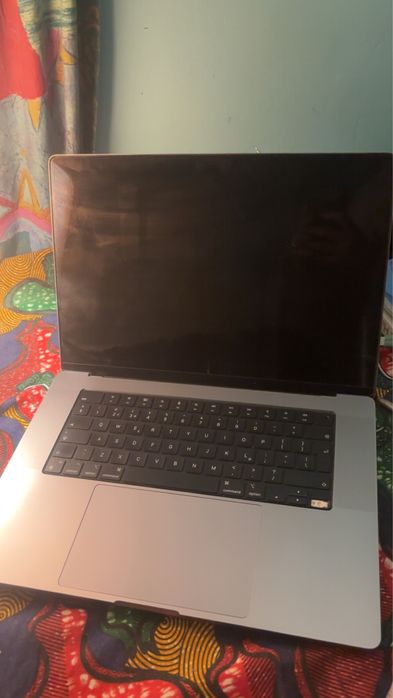macbook pro m1 16 inch 2021 *defect*
