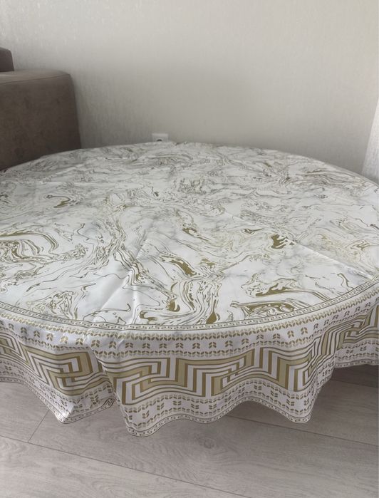 Продам скатерть на круглый стол