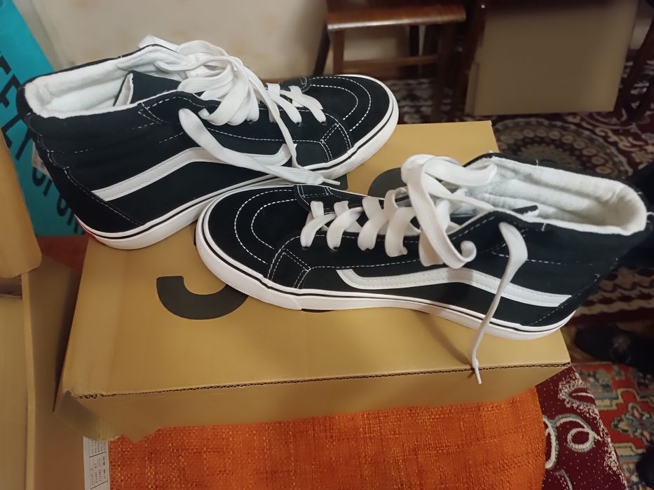 Кроссовки лёгкие VAHS