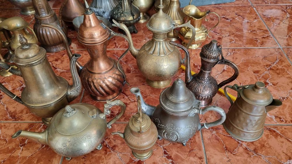 Fructiere din bronz emailate sau bogat ornamentate