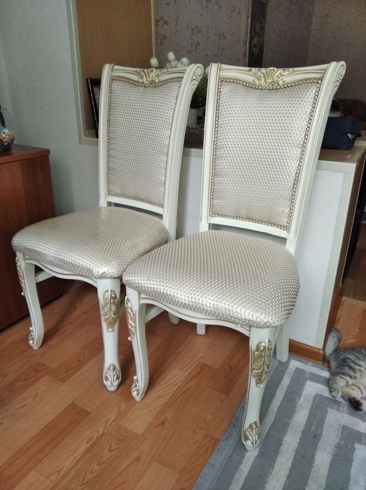 Комплект стол и 12 стульев