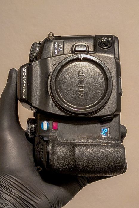 Aparat de fotografiat digital DSLR Konica Minolta 7D