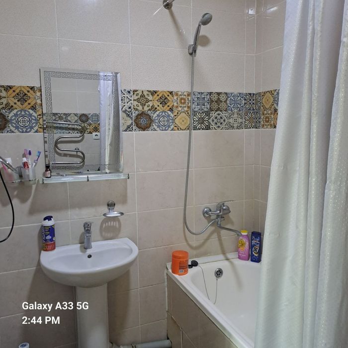 2 xonali kvartira sotiladi! 
9 qavatli uyning, 9-qavatida joylashgan