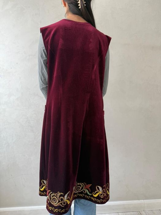 Продам камзол бордовый