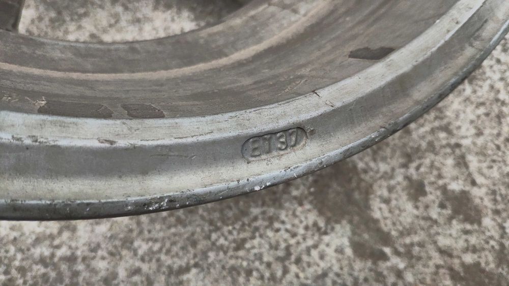 Джанти OZ Vulcan 4x100 R15/ET37/7J