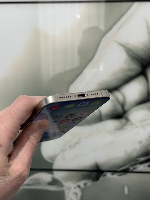 iPhone 16 Pro Max Natural Titanium