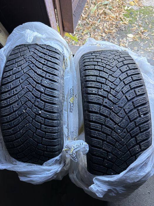Продам шины комплект зимние