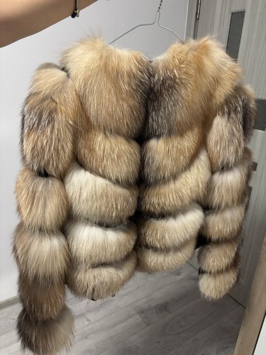 Vand haina de blana cu maneci detasabile