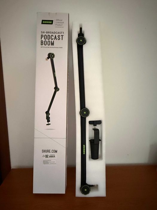 Microfon Shure MV7+ & Shure SH-BROADCAST1 Stativ