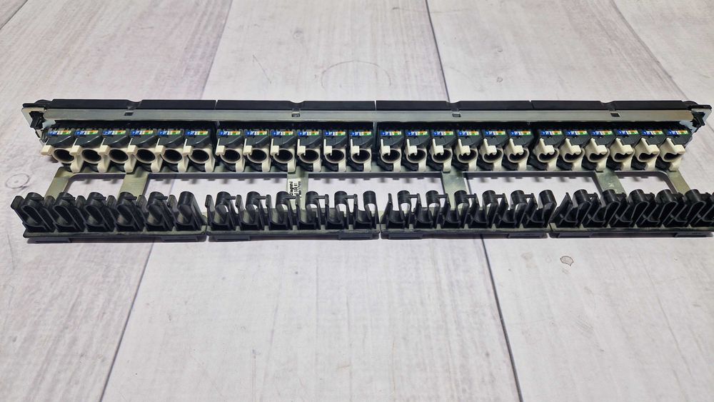 Патч-панель LEGRAND