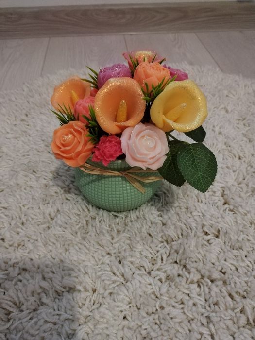 Aranjament floral parfumat din baza de săpun