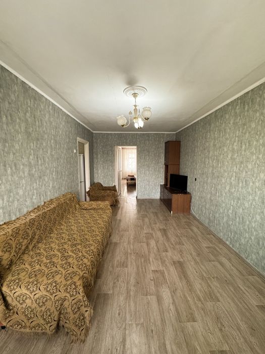 Сдаеться двухкомнатная,справа от CityMall