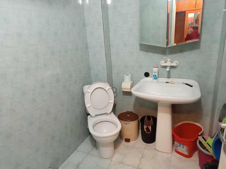 Дава се под наем Тристаен апартамент в Пазарджик, Център - 80 кв.м за 280.5 € - Снимка #2