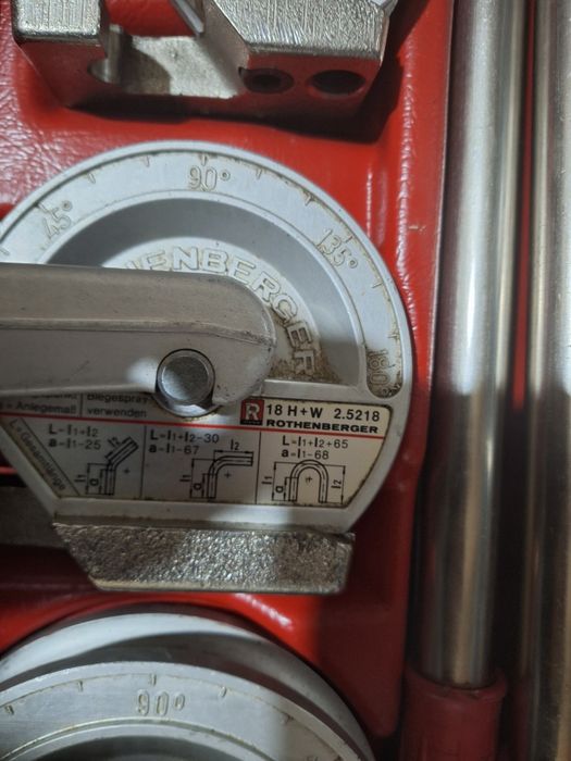 Presa manuala de indoit teava