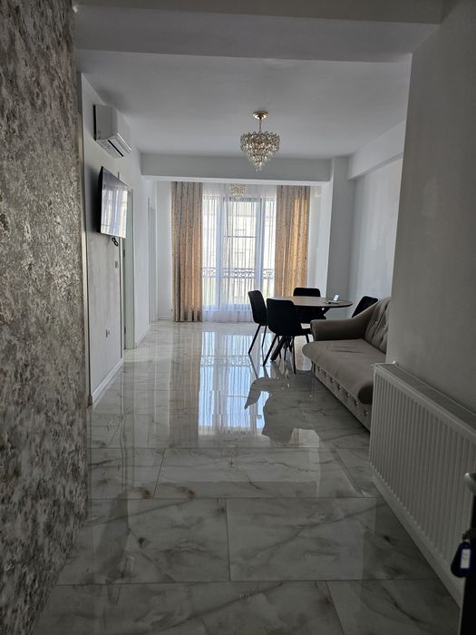Inchiriez apartament