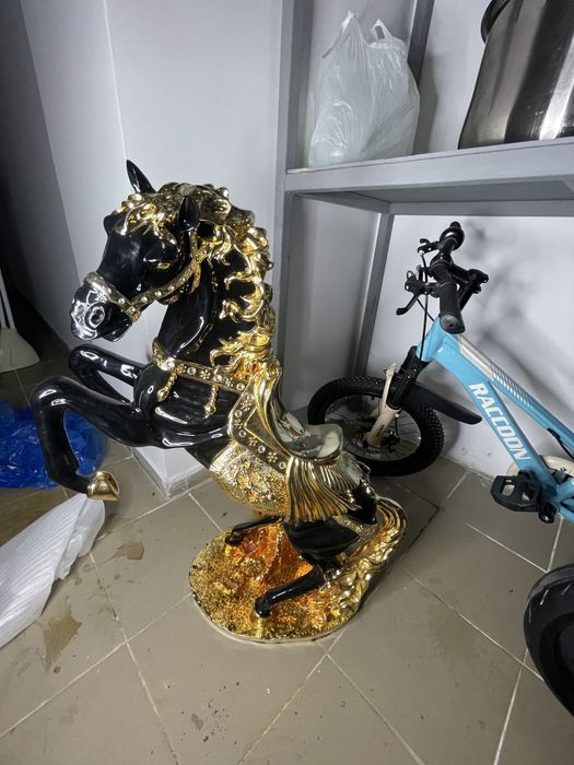 Лошад статуетка