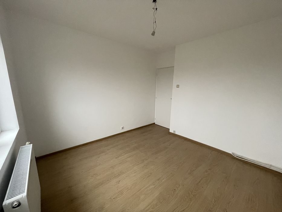 De vanzare- Apartament 3 camere, etaj 3, zona Ariesului