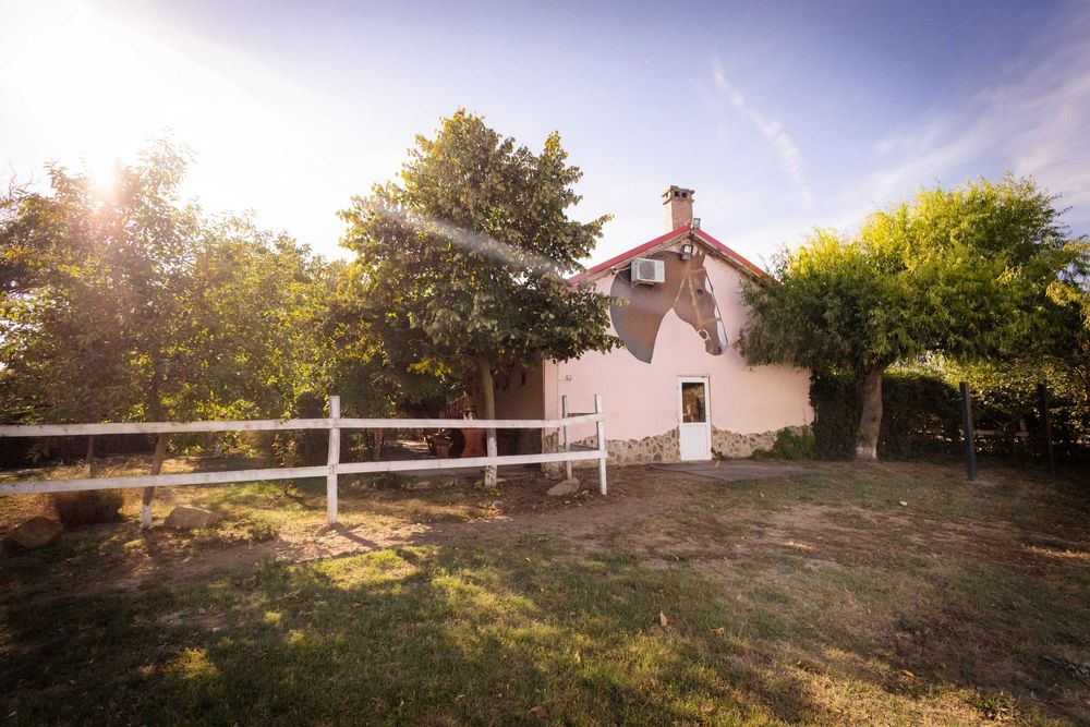Casa de vacanta / Ferma de cai