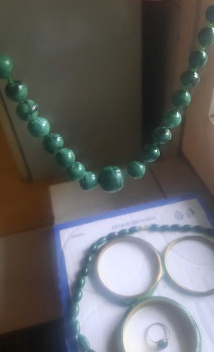 Малахит гривни гердани