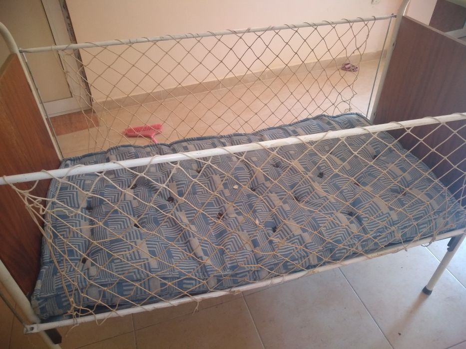 Детска кошара става и на  детско легло размерите са писани по на долу