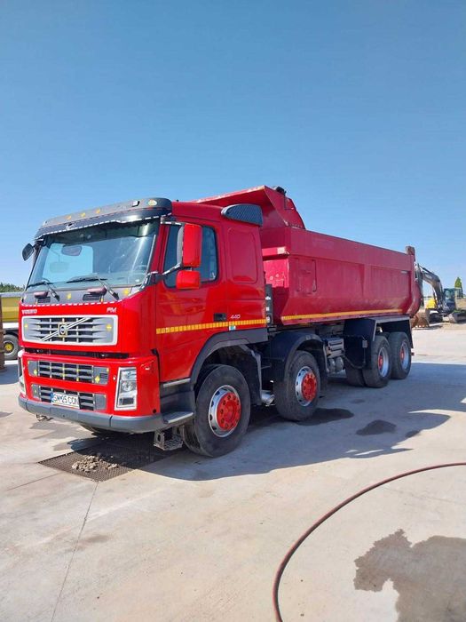 Camion VOLVO 8x4