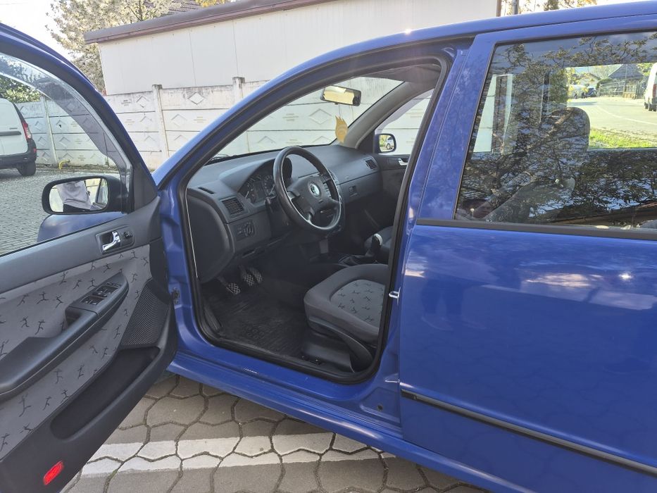 Skoda fabia an 2003 motor 1.4 benzina km reali 185000 de mi acte la zi