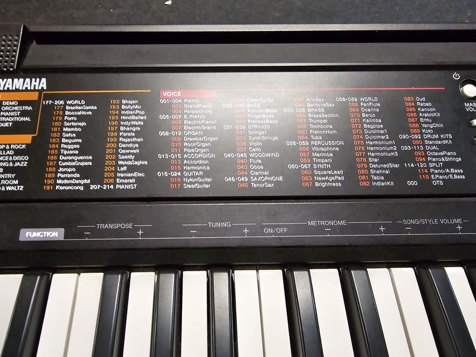 Orga yamaha PSR-F51+suport