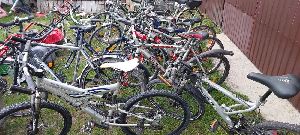 Masina tuns iarba, si bicicleta