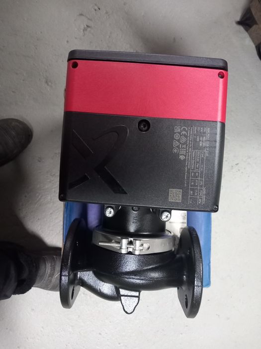 Vând două pompe grundfos