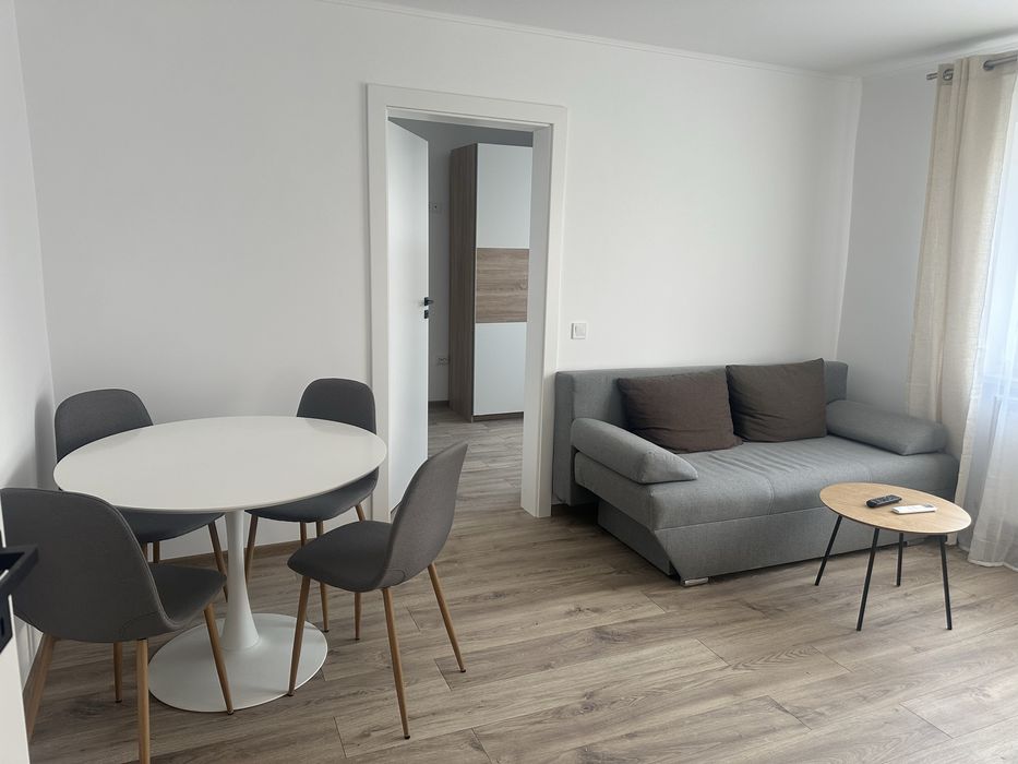Apartament 3 camere de închiriat