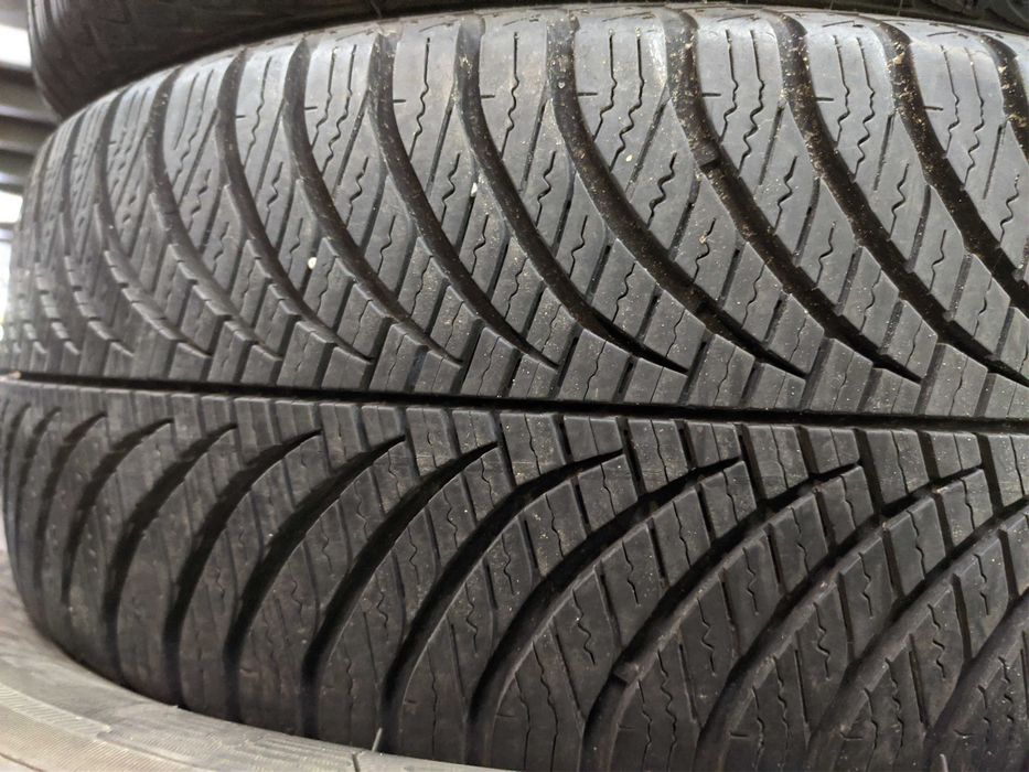 2бр Всесезонни гуми 185 55 15 - Goodyear