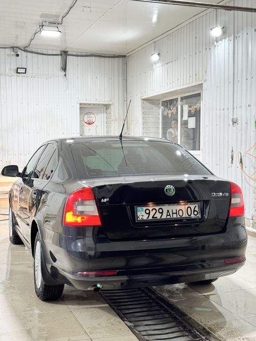 Шкода Октавия 1.6 MPI