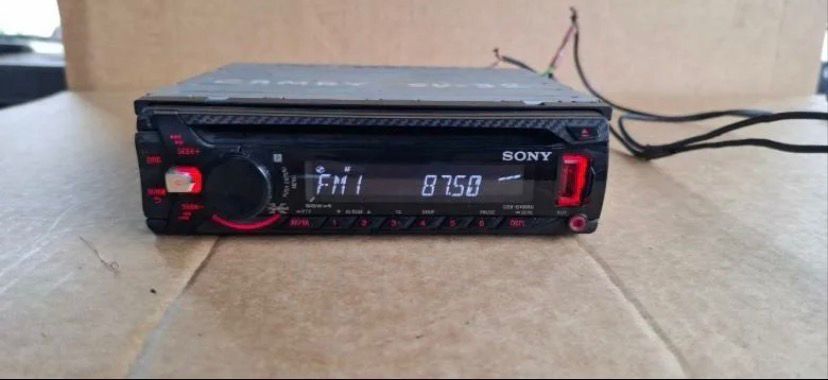 Продам магнитолу сони оригинал музыка динамики акустика колонки