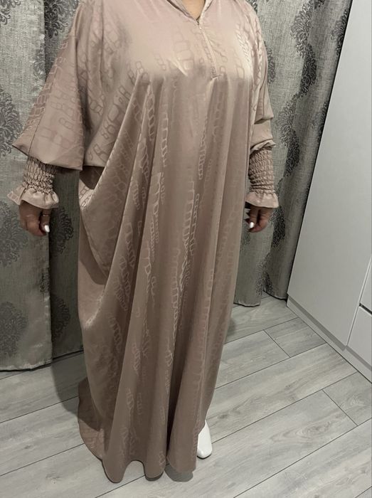 Пудровое платья