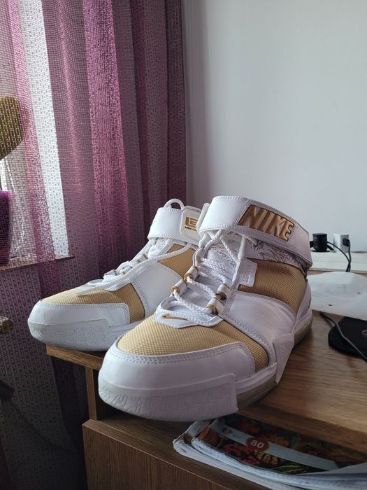 Papuci baschet lebron 2 gold