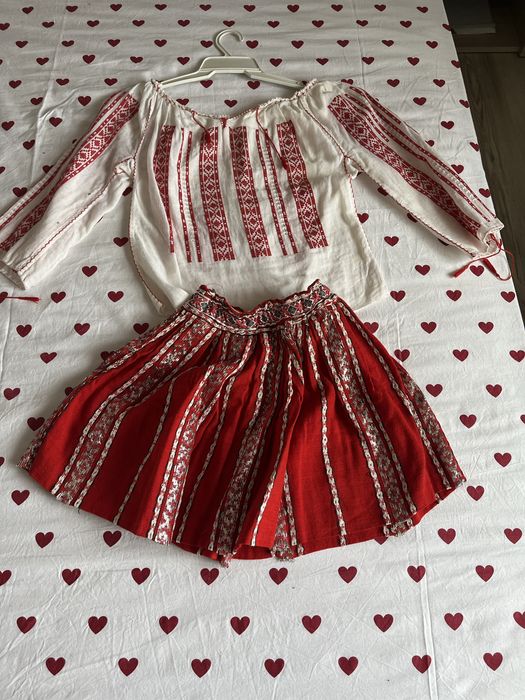 Ie si fuste de vanzard