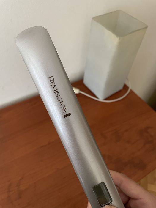 Преса за коса Remington HYDRAluxe S8901
