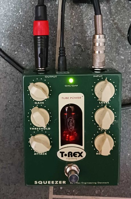 Pedală, T-rex Squeezer pe lampă