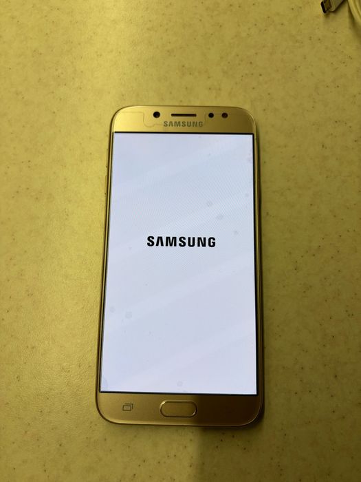 Samsung J 7 в перфектно състояние