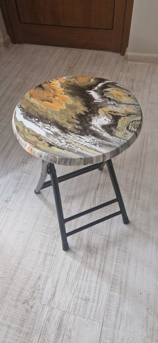Дизайнерска табуретка/малка масичка/