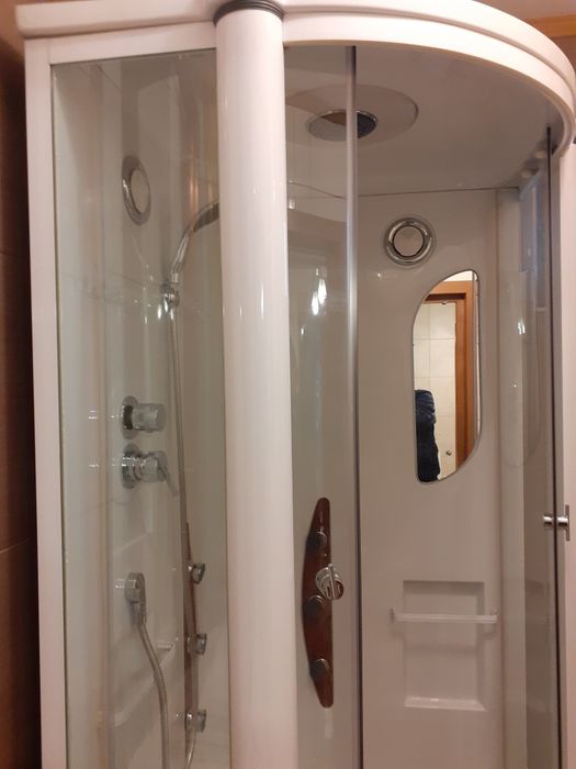 Vînd cabină duș stare bună